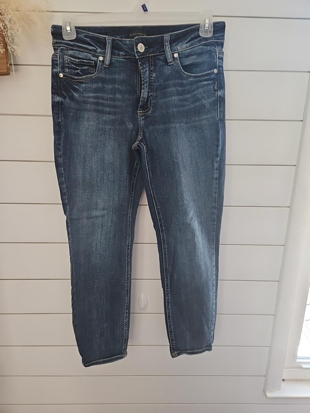 Silver Jeans Cropped Slim Ankle Jeans in Dark Blue